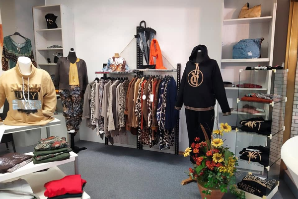 Bild 1 von Gabriele und Rosemarie Folz Chic Moden
